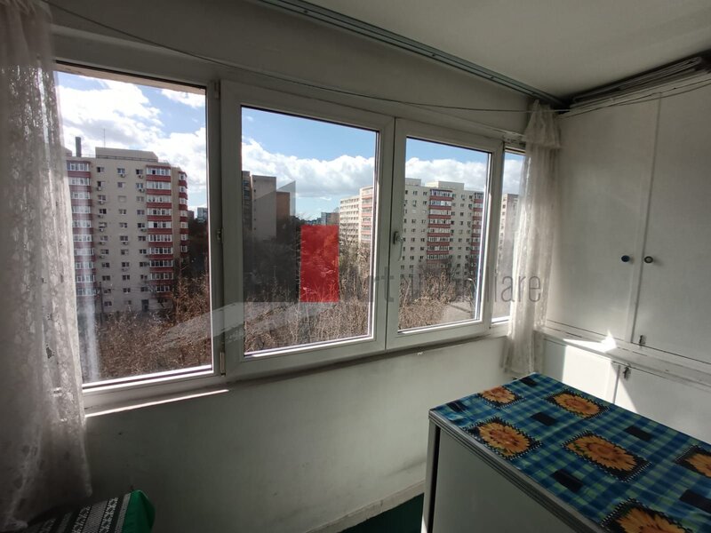 Obregia, Cultural, vanzare apartament 3 camere semidecomandat.